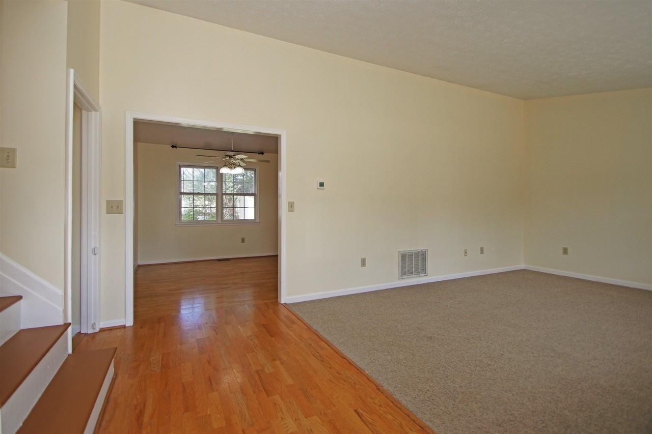 261 5th St - Photo 3 of 27