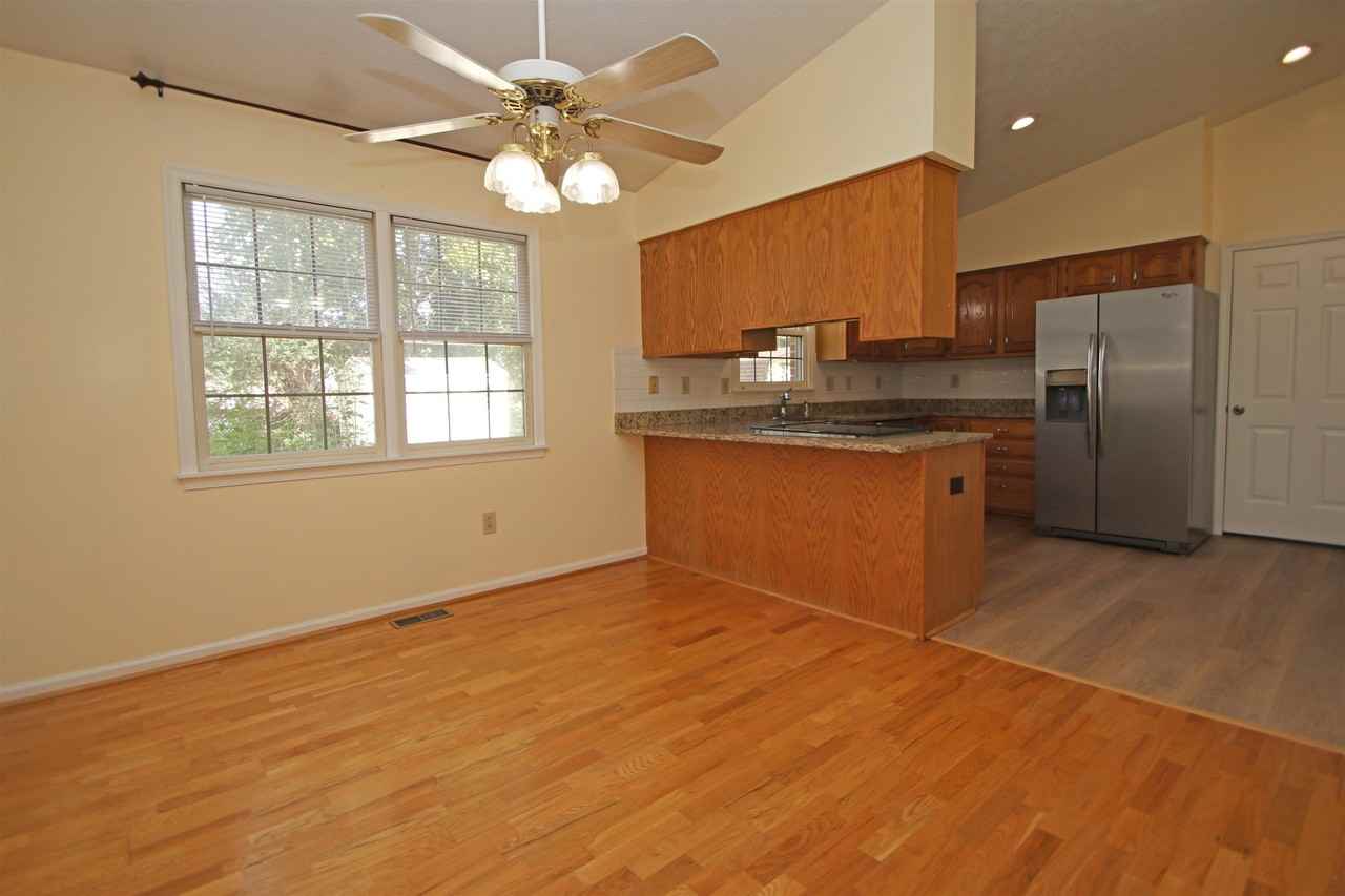 261 5th St - Photo 6 of 27