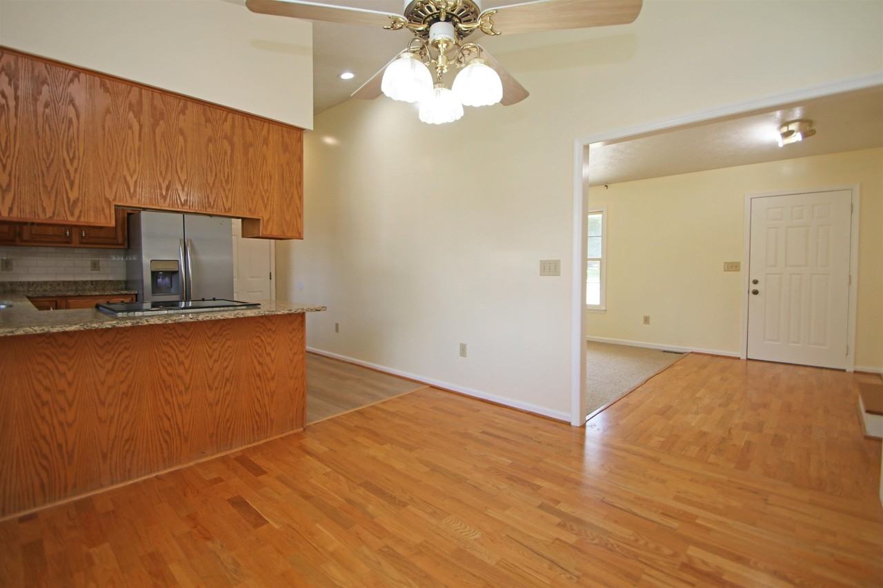 261 5th St - Photo 7 of 27