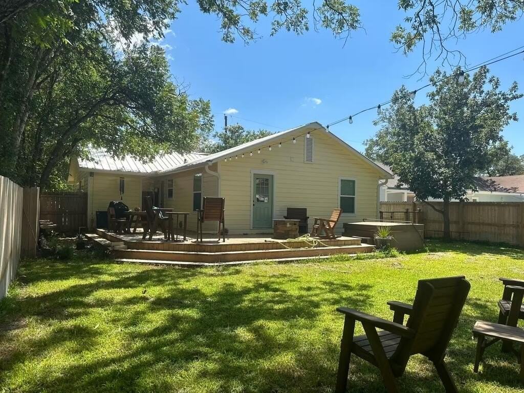 620 Robinson Ave - Photo 3 of 15