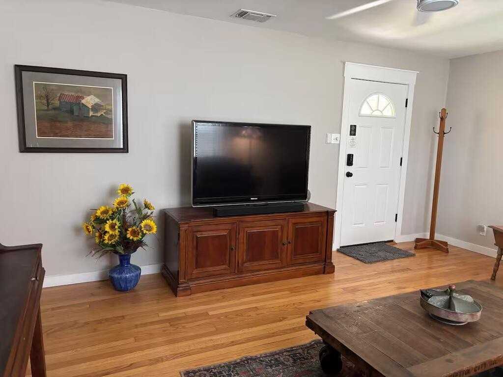 620 Robinson Ave - Photo 6 of 15