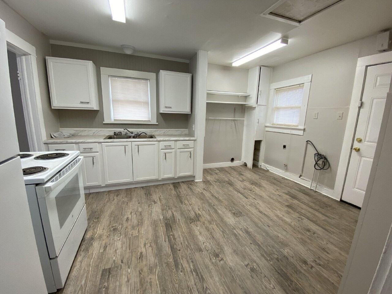2616 23rd St - Photo 7 of 15