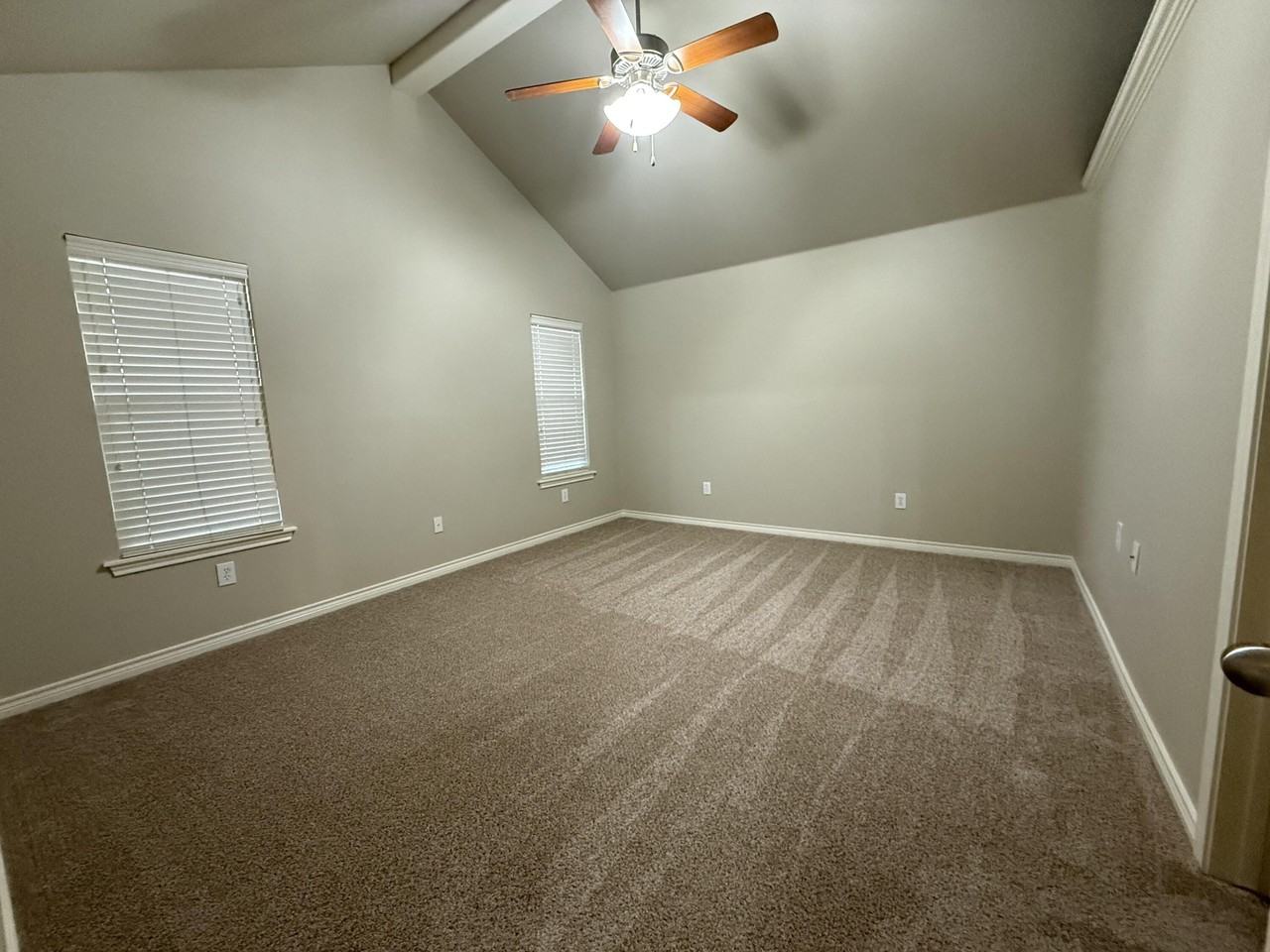 5910 102nd St - Photo 6 of 13