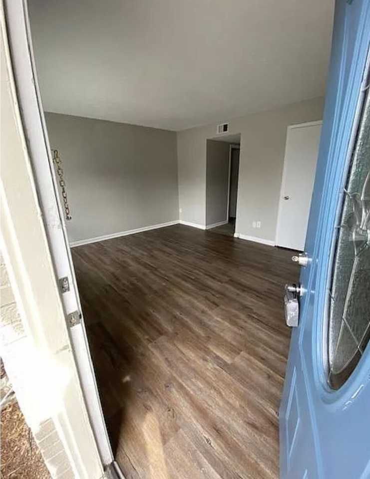 201 Regency Point Path - Photo 4 of 16