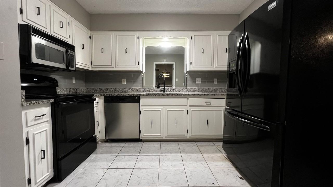6936 Briarhill Dr - Photo 5 of 15
