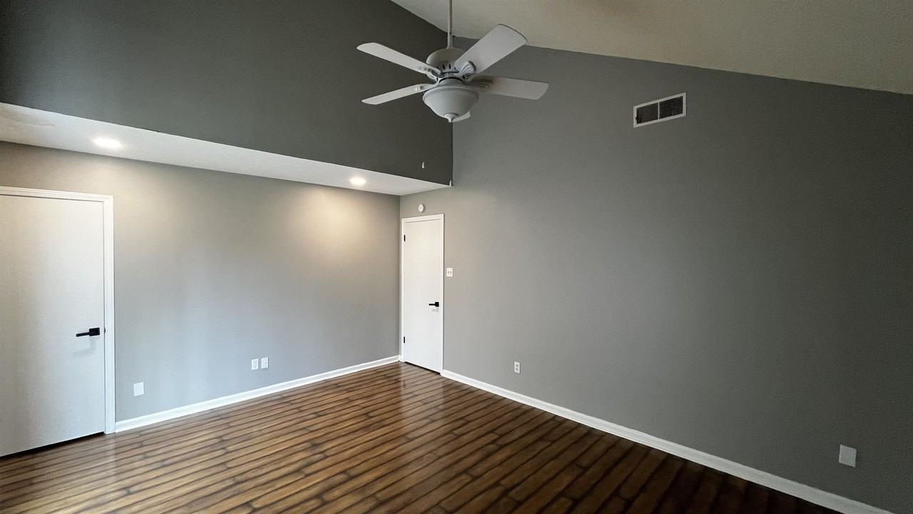 6936 Briarhill Dr - Photo 6 of 15