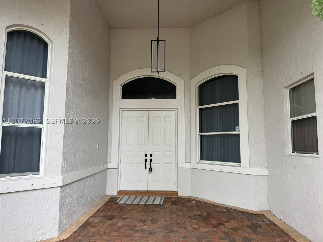 1360 Victoria Isle Dr - Photo 5 of 50
