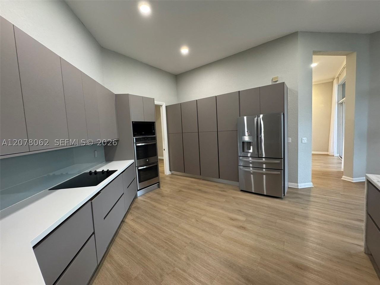 1360 Victoria Isle Dr - Photo 7 of 50