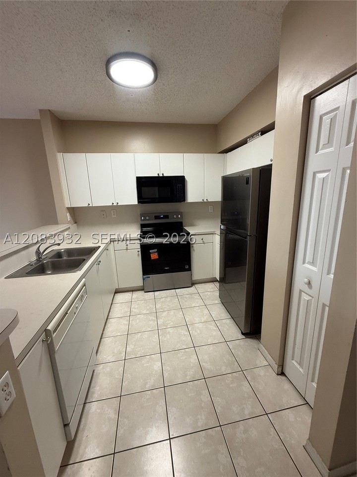2359 Se 23rd Dr #2359 - Photo 3 of 16