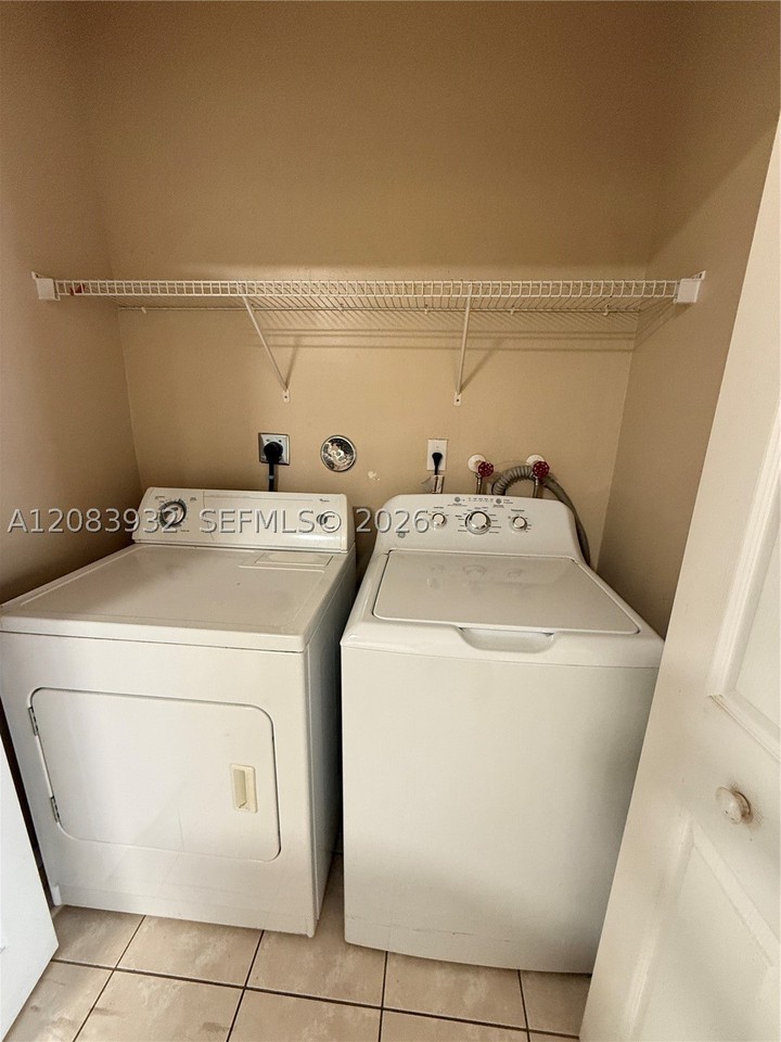 2359 Se 23rd Dr #2359 - Photo 7 of 16