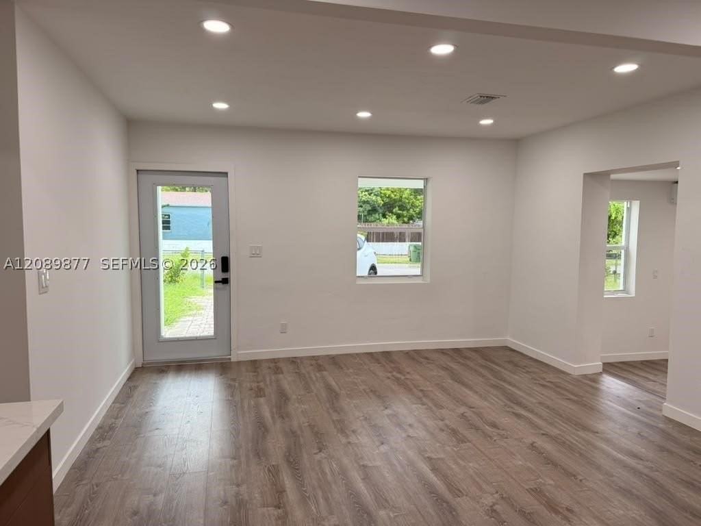 14115 Ne 11th Ave #0 - Photo 6 of 16