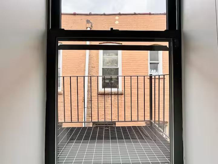 Private Bedroom in 4 Bedroom/2 Bathroom Home - Photo 2 of 8
