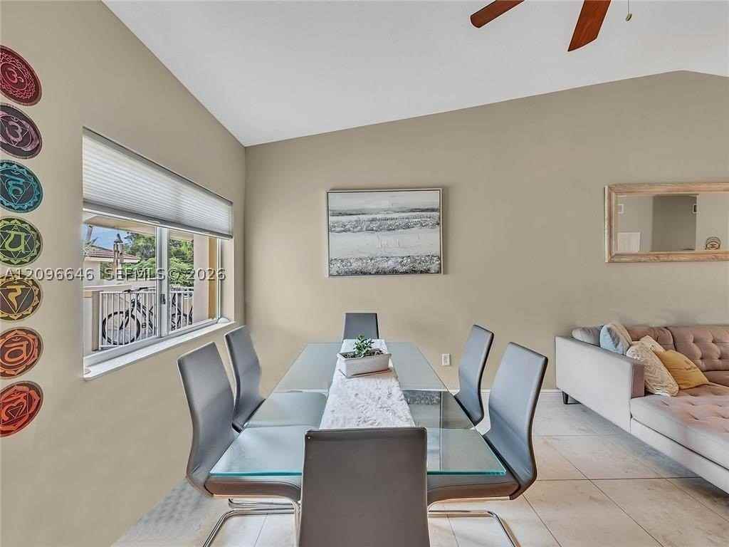 6245 Sw 47th Mnr #203 - Photo 4 of 24