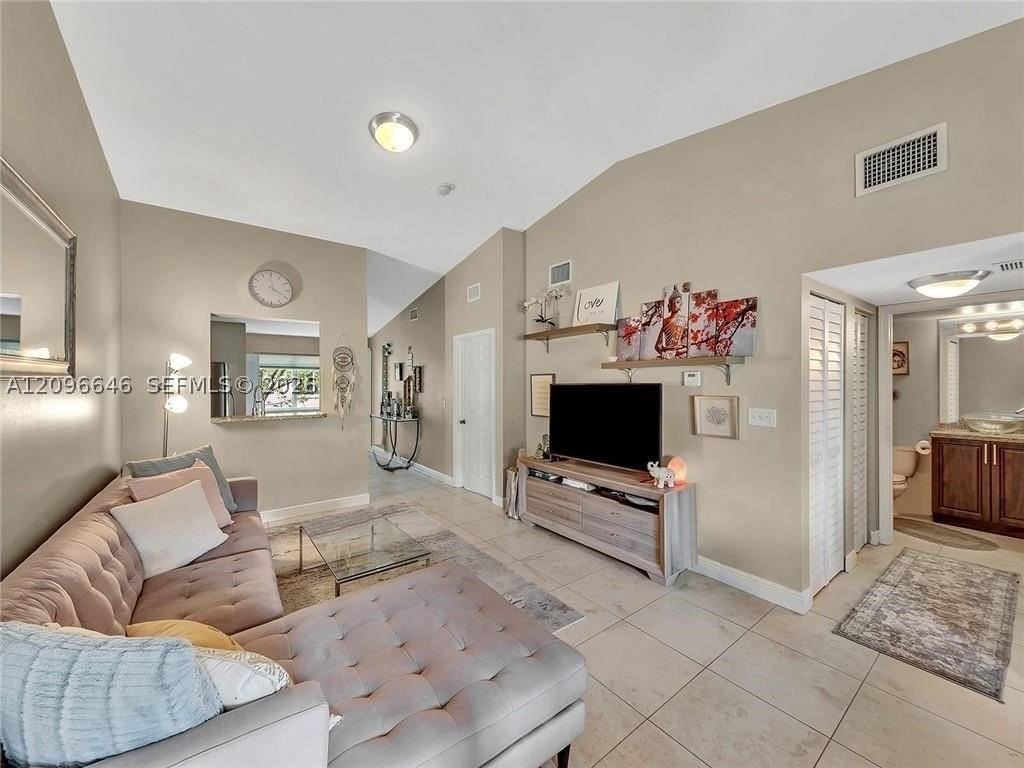 6245 Sw 47th Mnr #203 - Photo 7 of 24