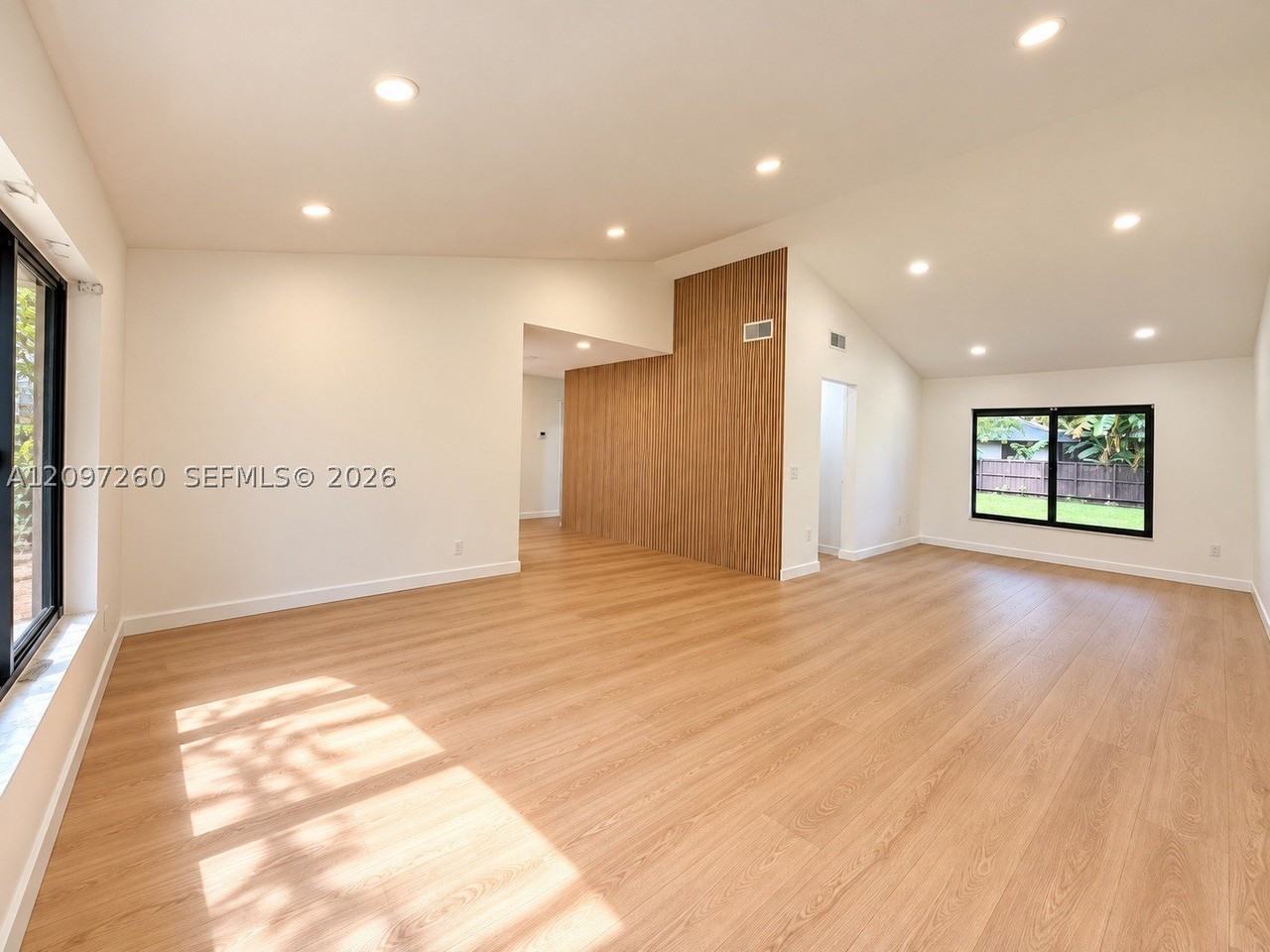 8240 Sw 89th St - Photo 6 of 37