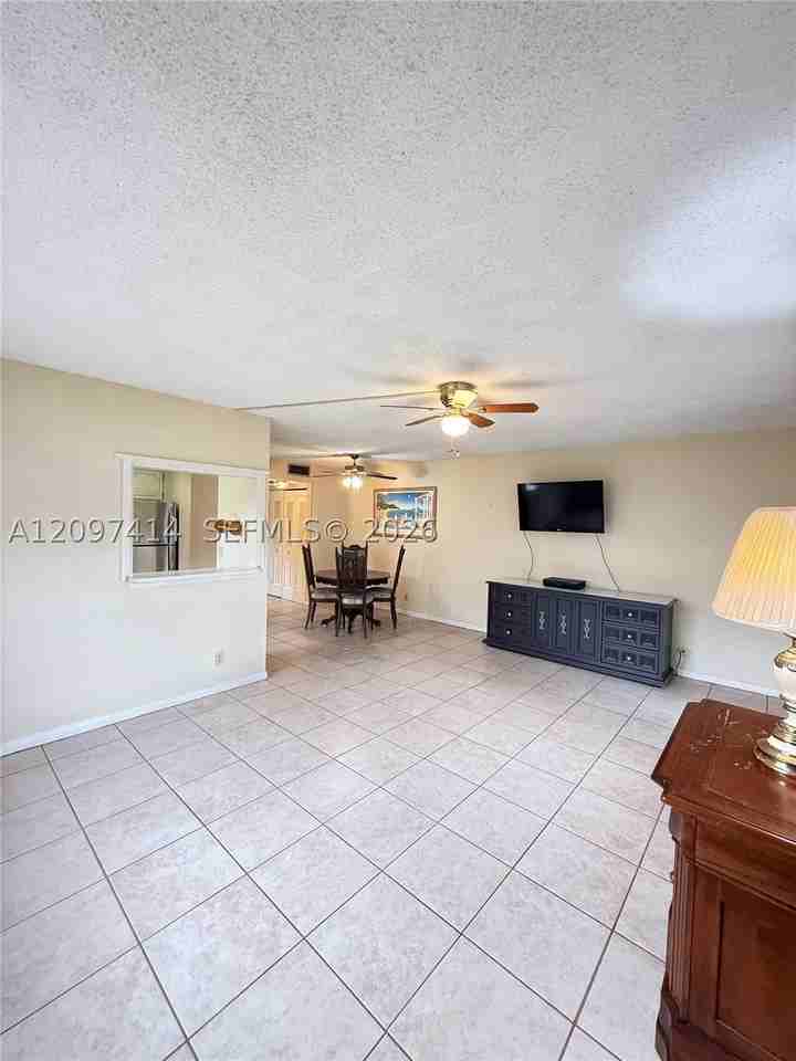 375 Sheffield P #375 - Photo 3 of 12
