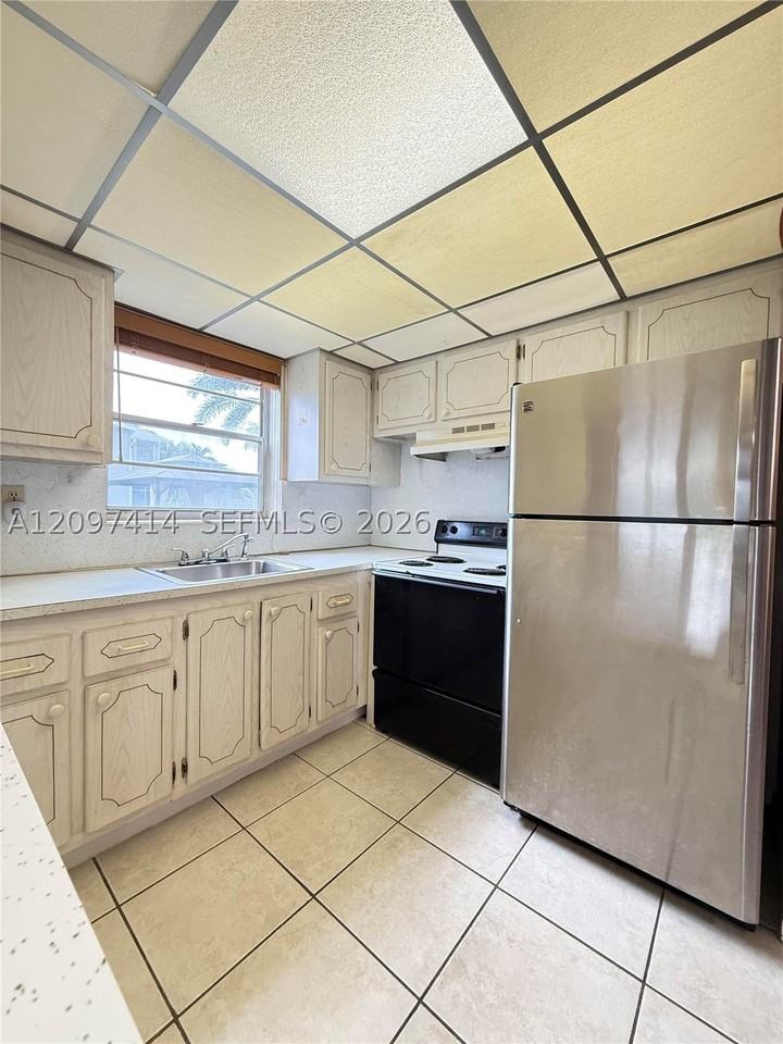 375 Sheffield P #375 - Photo 6 of 12