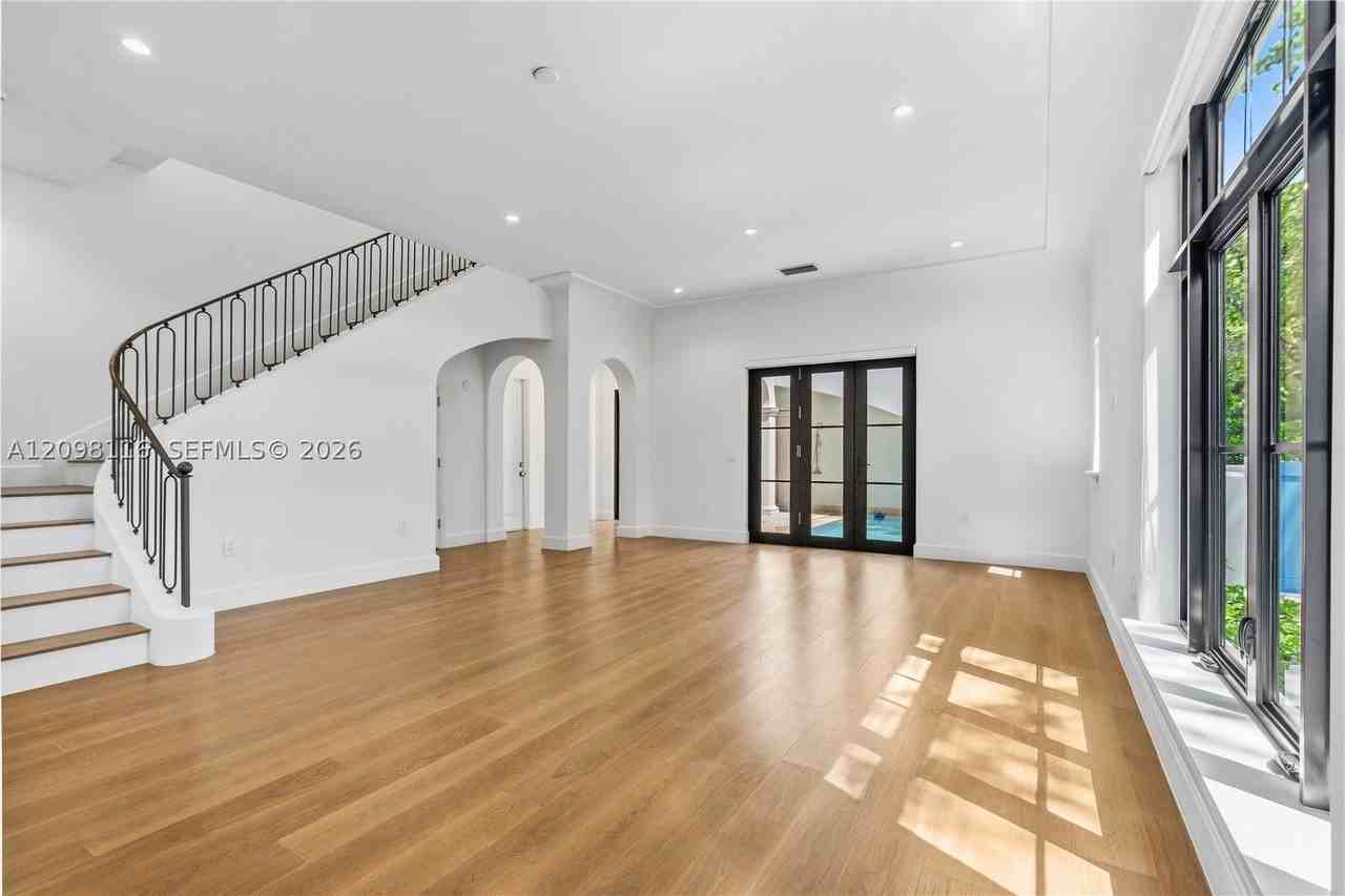 555 Santander Ave #V4 - Photo 2 of 38