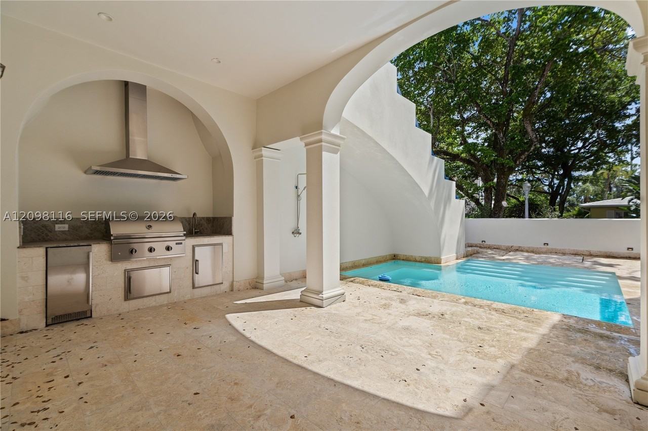 555 Santander Ave #V4 - Photo 6 of 38