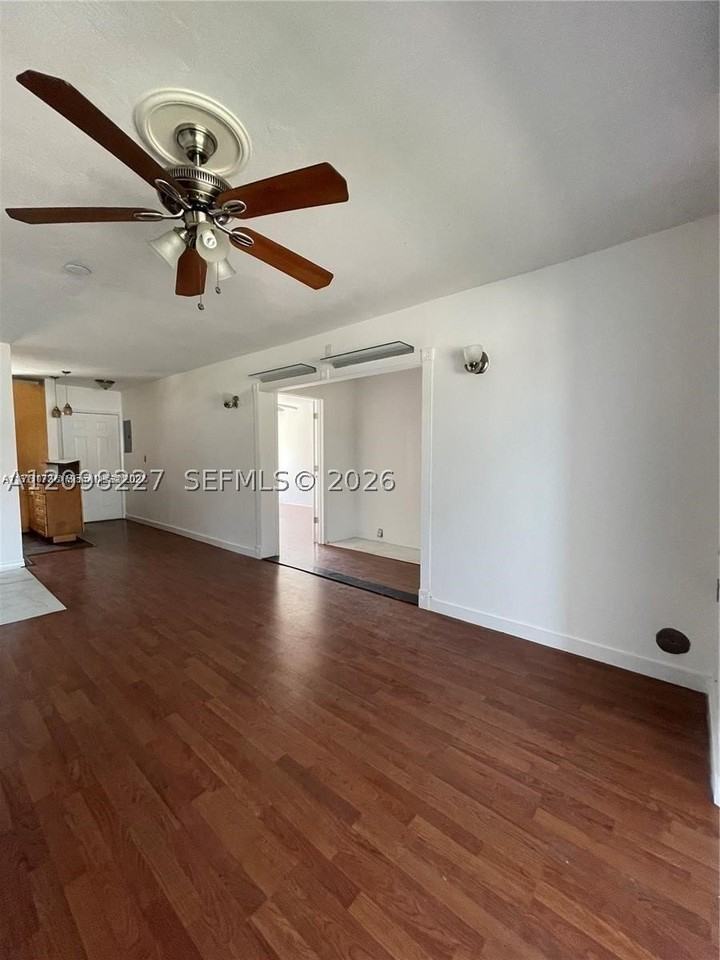 1600 Ne 114th St #211 - Photo 3 of 13
