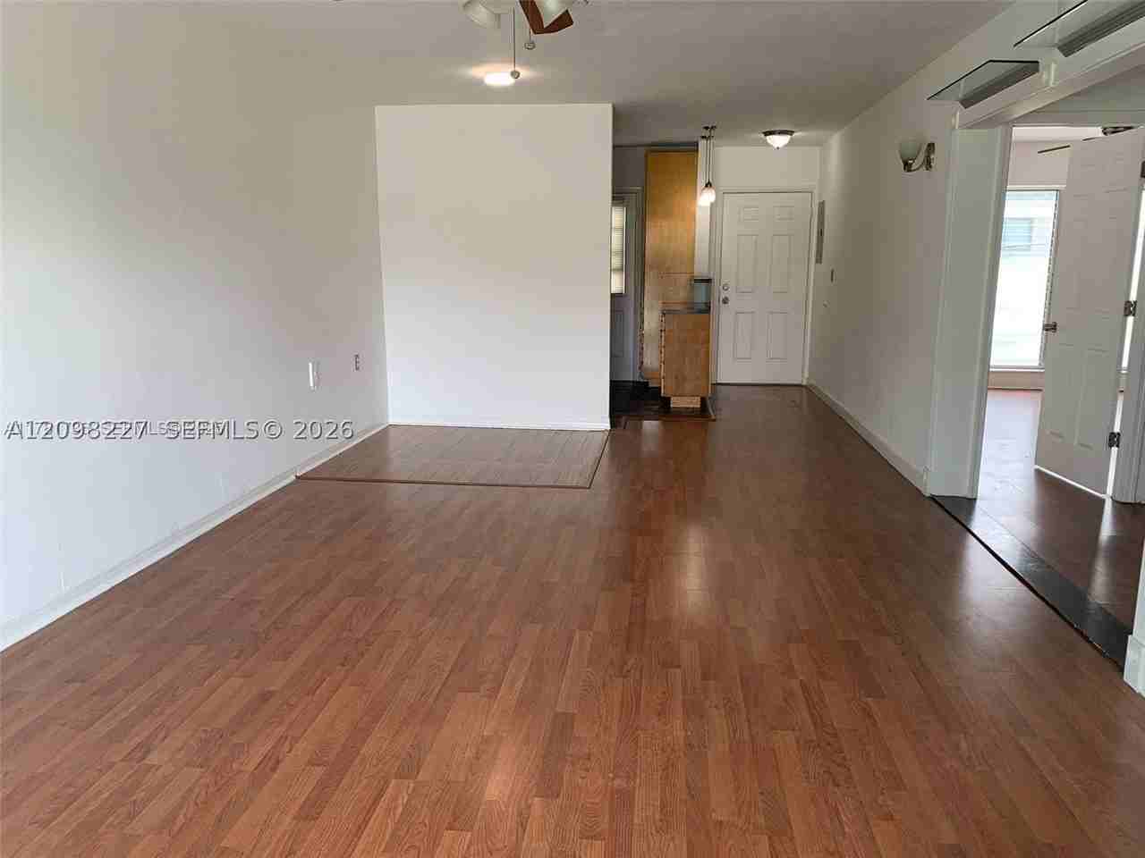 1600 Ne 114th St #211 - Photo 4 of 13