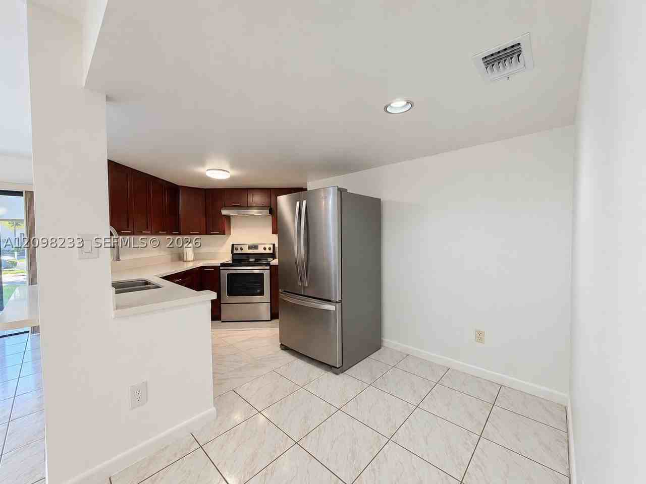 9704 Sw 138th Ave #9704 - Photo 6 of 32