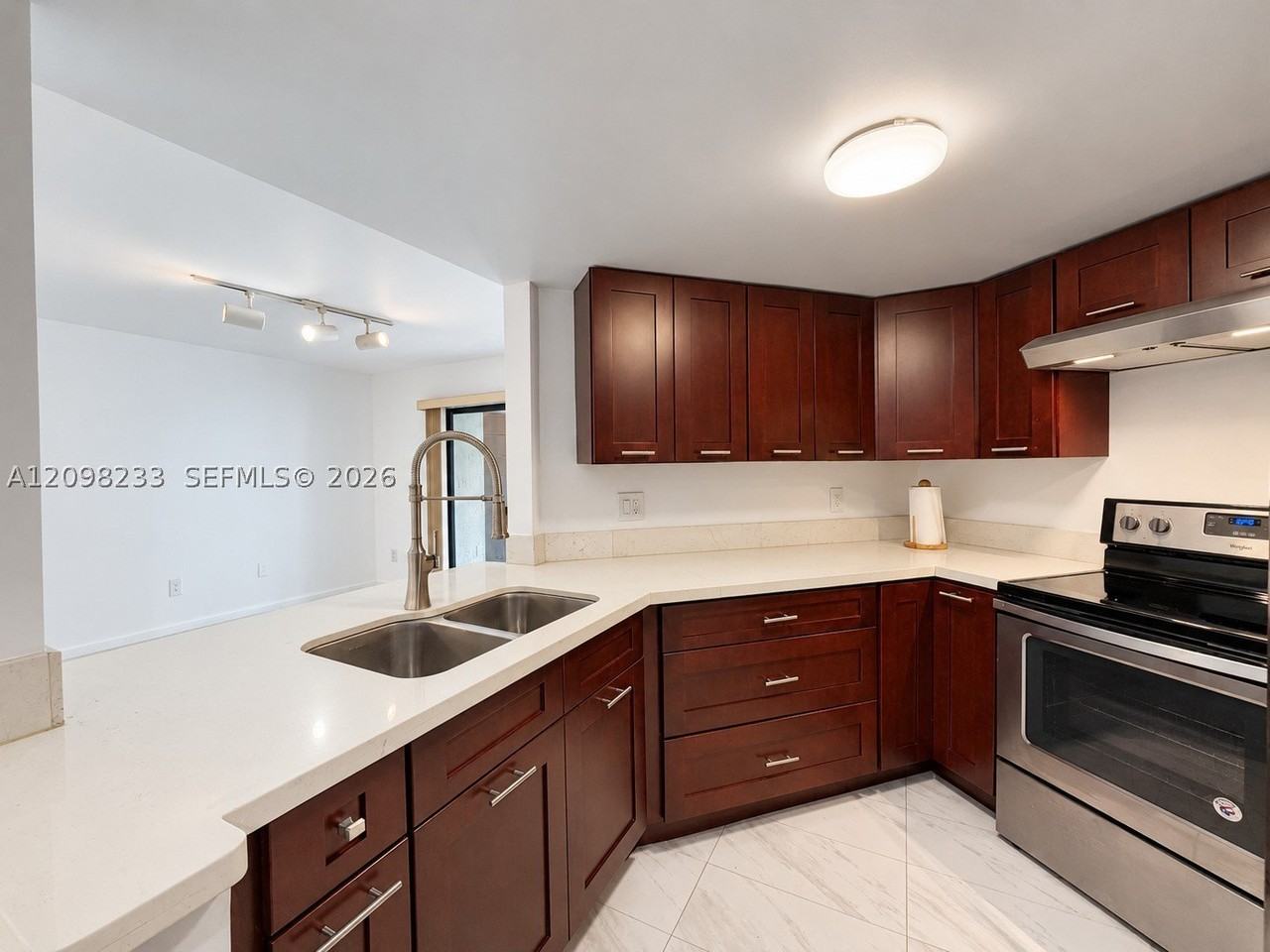9704 Sw 138th Ave #9704 - Photo 3 of 32