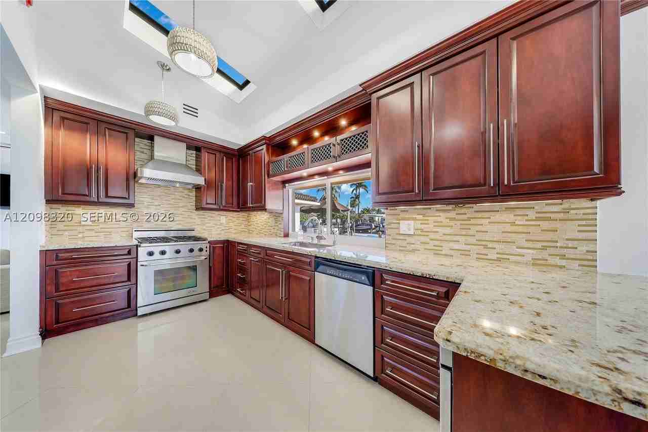 800 Se 3rd Ter - Photo 7 of 27