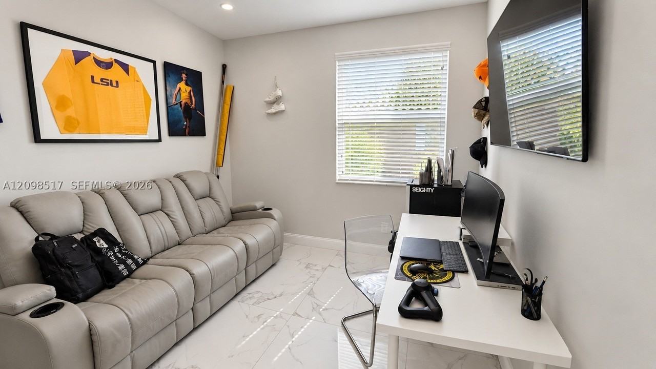 212 Sw 179th Ave - Photo 5 of 16