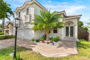 featured image of 4894 Nw 110th Pl