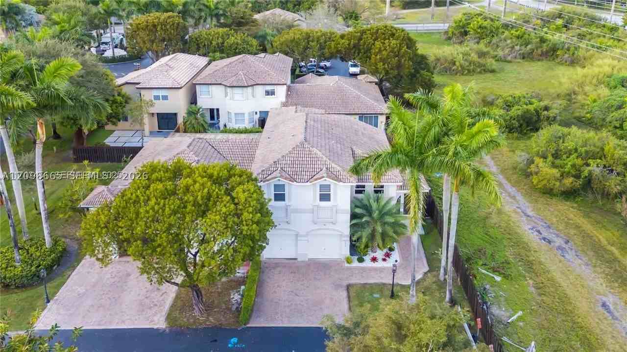 4894 Nw 110th Pl - Photo 3 of 48