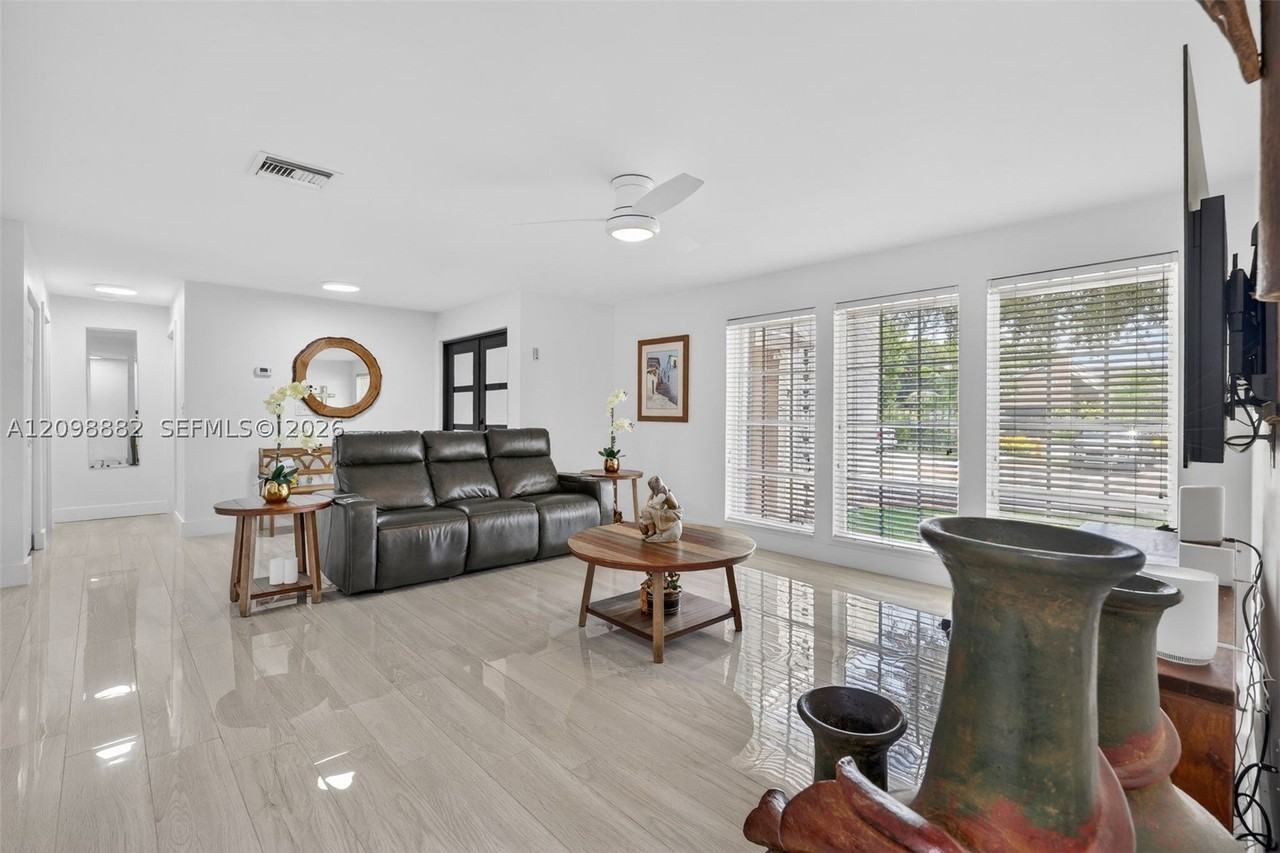 9315 Sw 172nd Ter - Photo 5 of 35