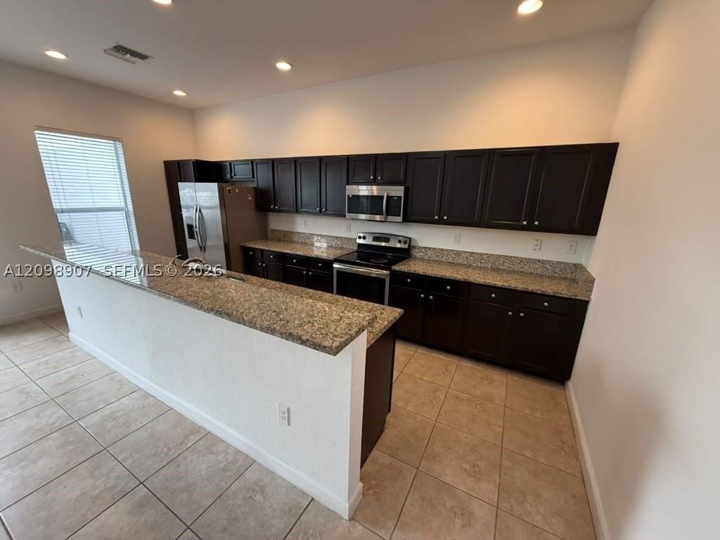 16735 Sw 95th St - Photo 3 of 29