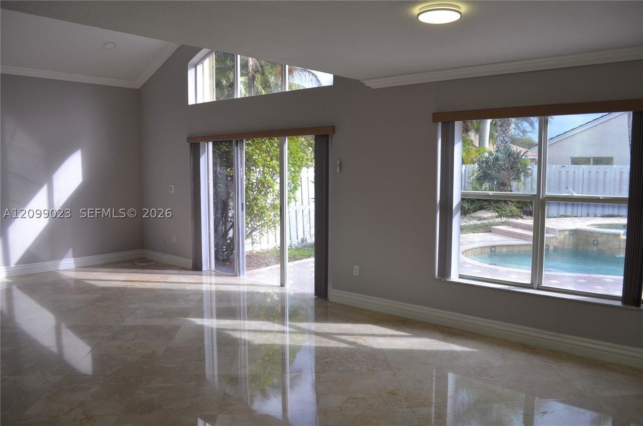 18808 Nw 24th Pl - Photo 5 of 34