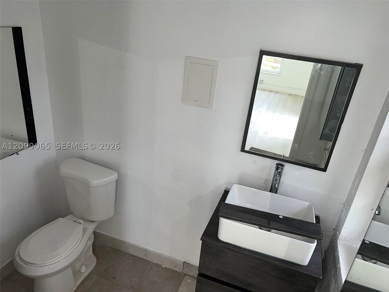 802 S 24th Ave #1 - Photo 4 of 25