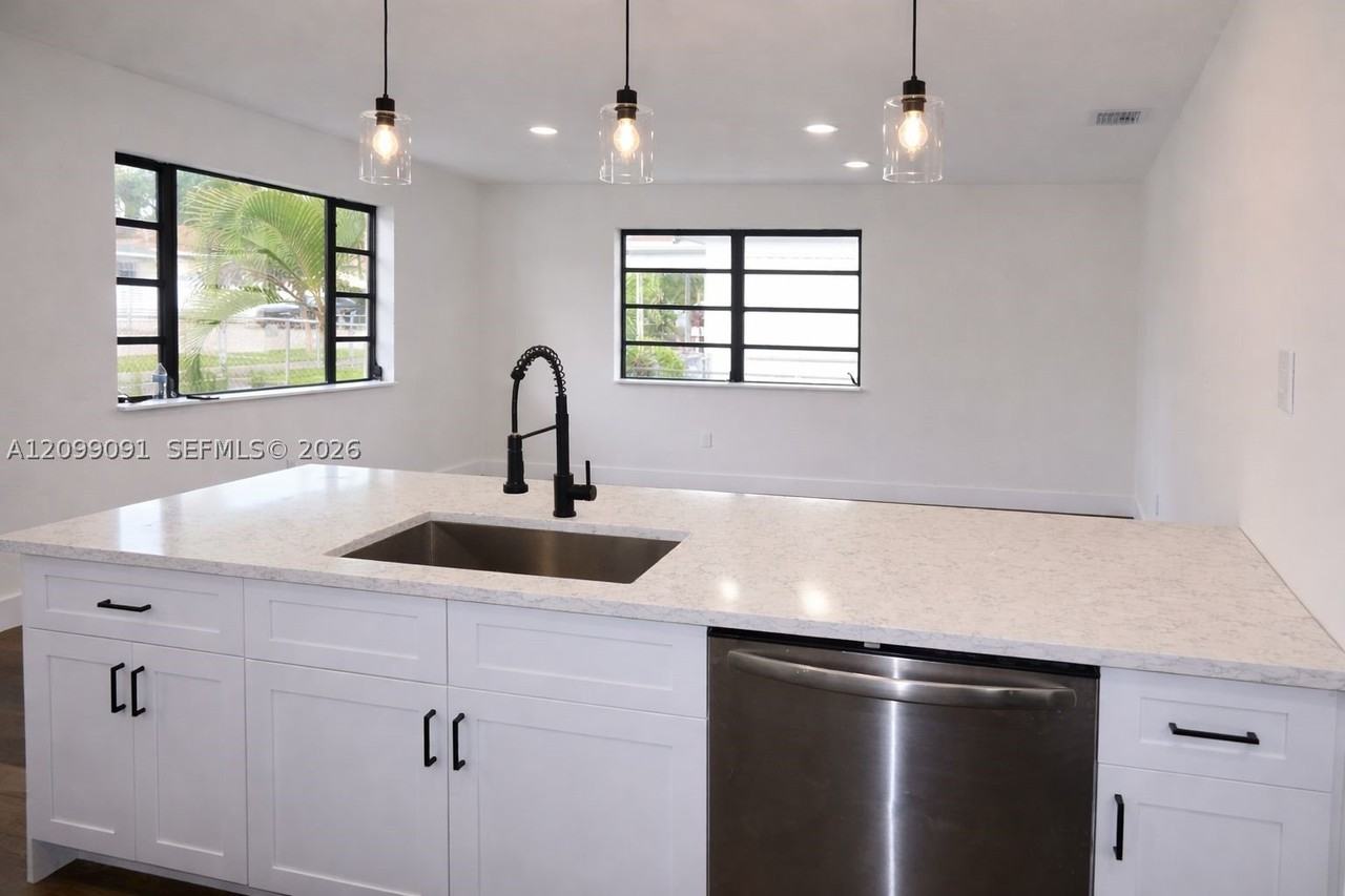 1950 Nw 57th St - Photo 3 of 12