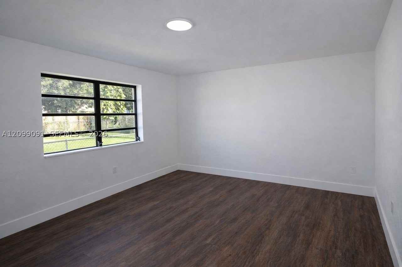 1950 Nw 57th St - Photo 7 of 12