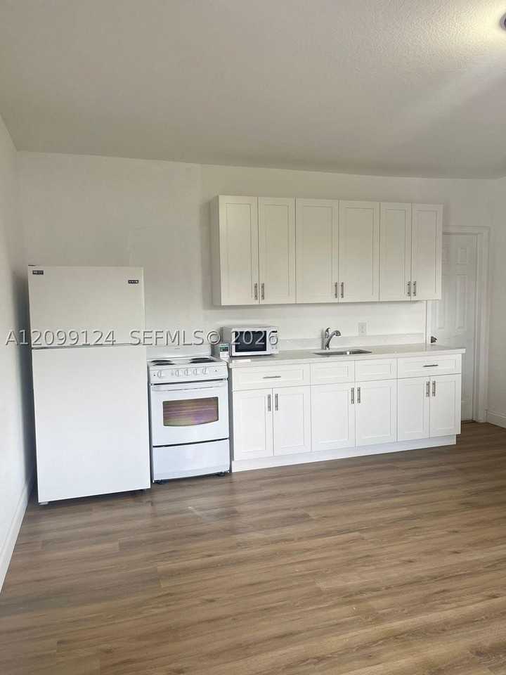 2279 Nw 94th St #C - Photo 5 of 12