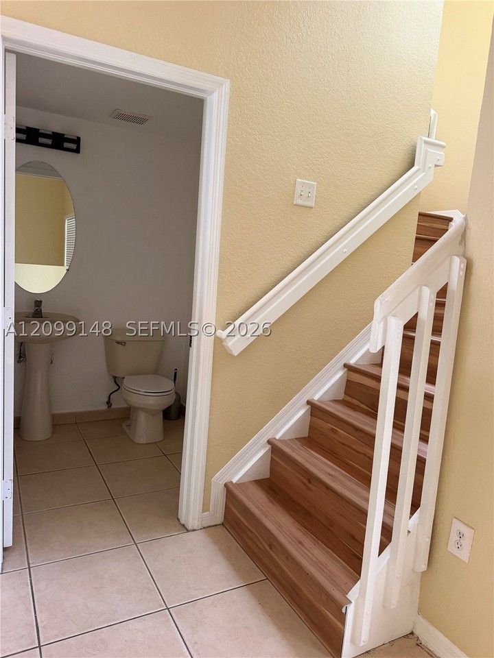 1929 Se 23rd Ter #1929 - Photo 5 of 18
