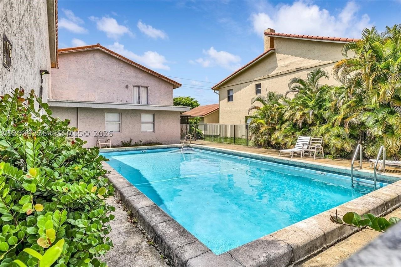 4299 Coral Springs Dr #3A - Photo 3 of 31