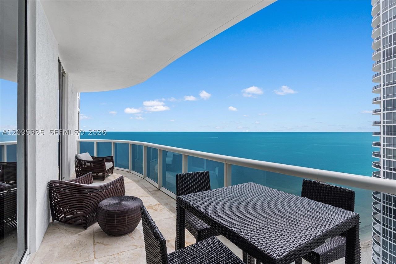 15901 Collins Ave #3002 - Photo 3 of 32