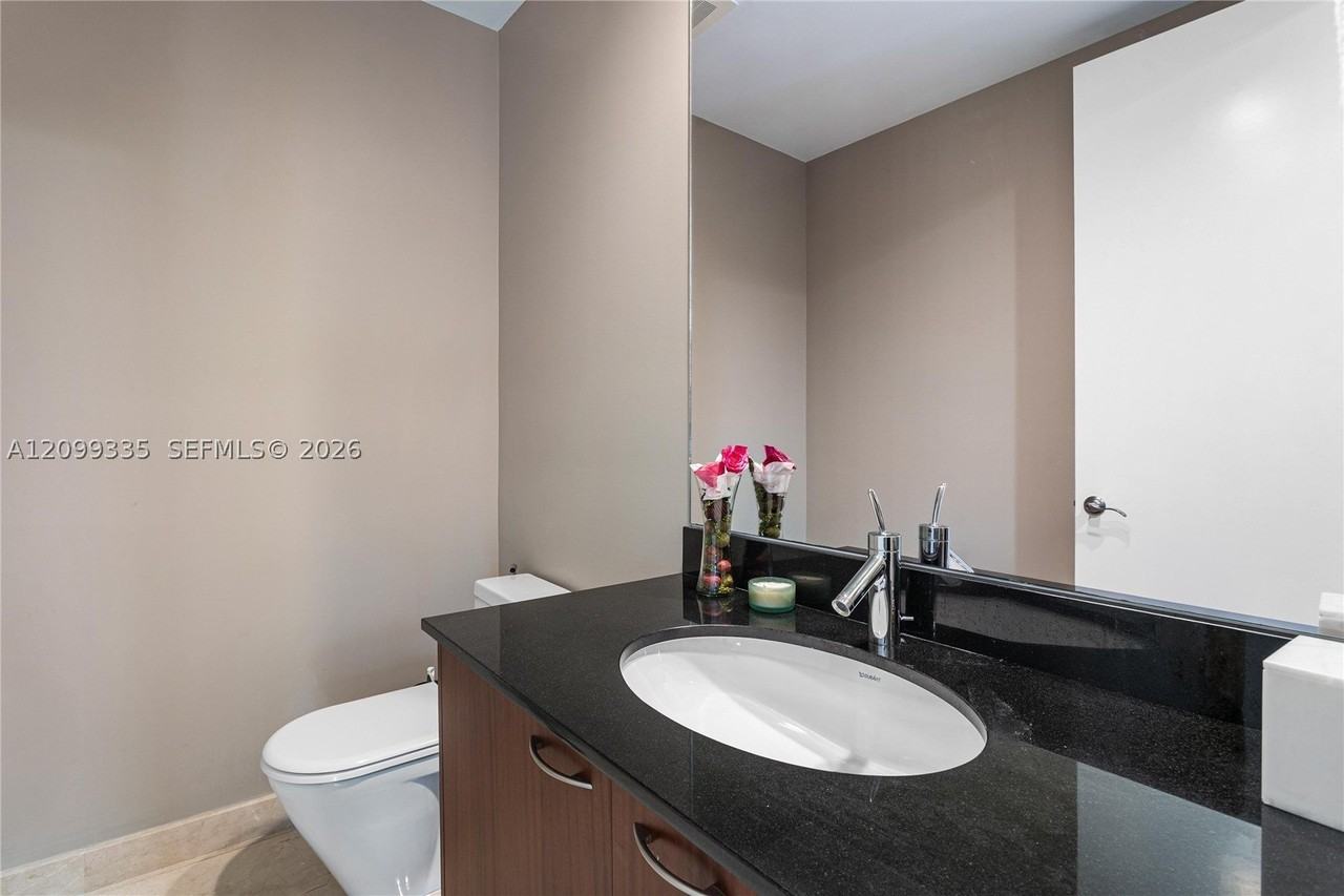 15901 Collins Ave #3002 - Photo 4 of 32
