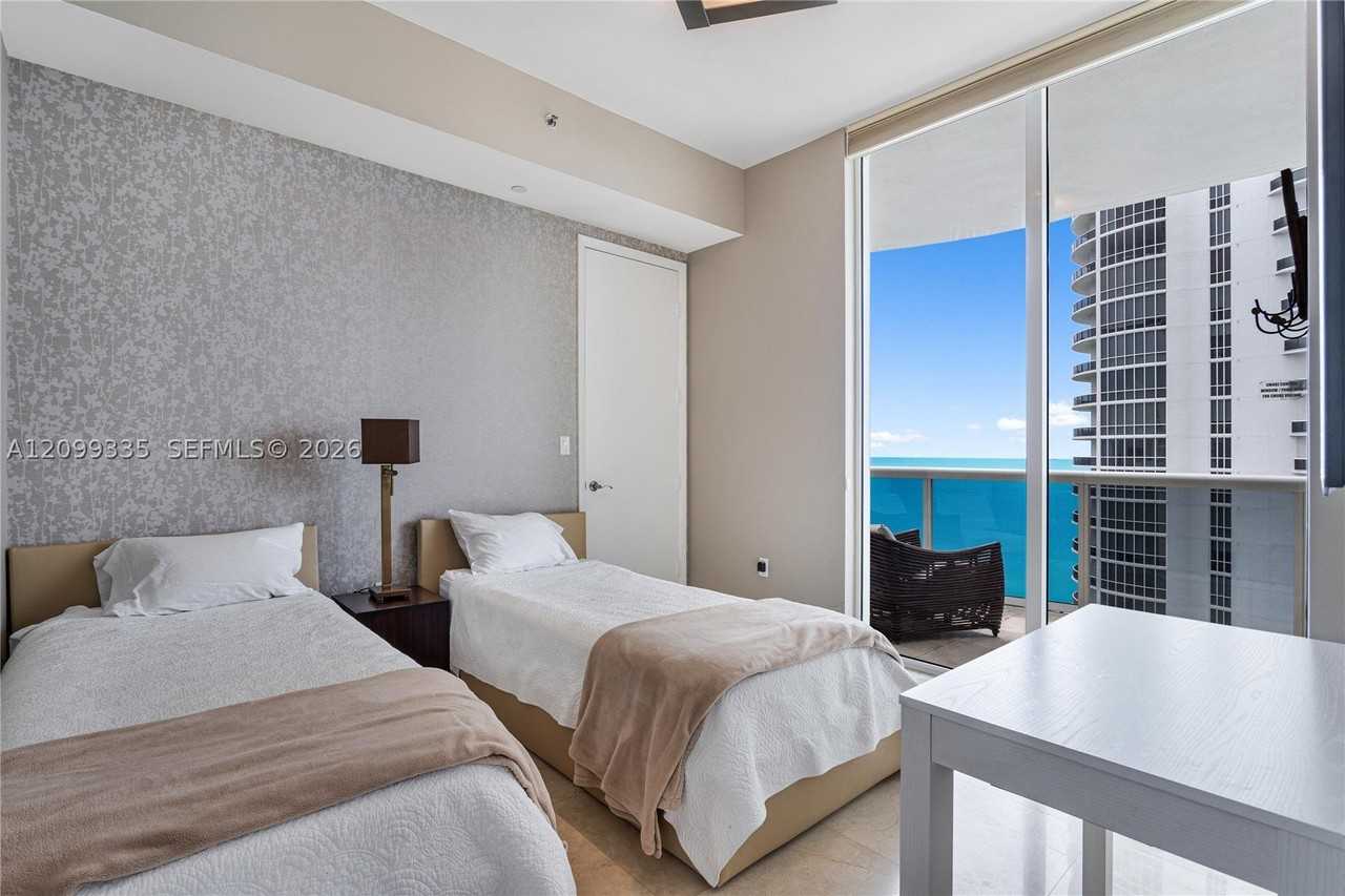 15901 Collins Ave #3002 - Photo 7 of 32