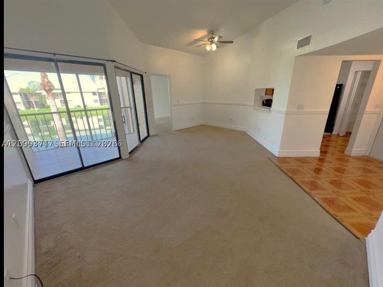 1190 Washington Cir #1190E - Photo 5 of 10