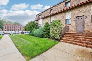 featured image of 1203 N Oaks Blvd