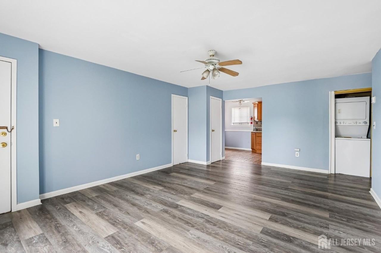 1203 N Oaks Blvd - Photo 5 of 20