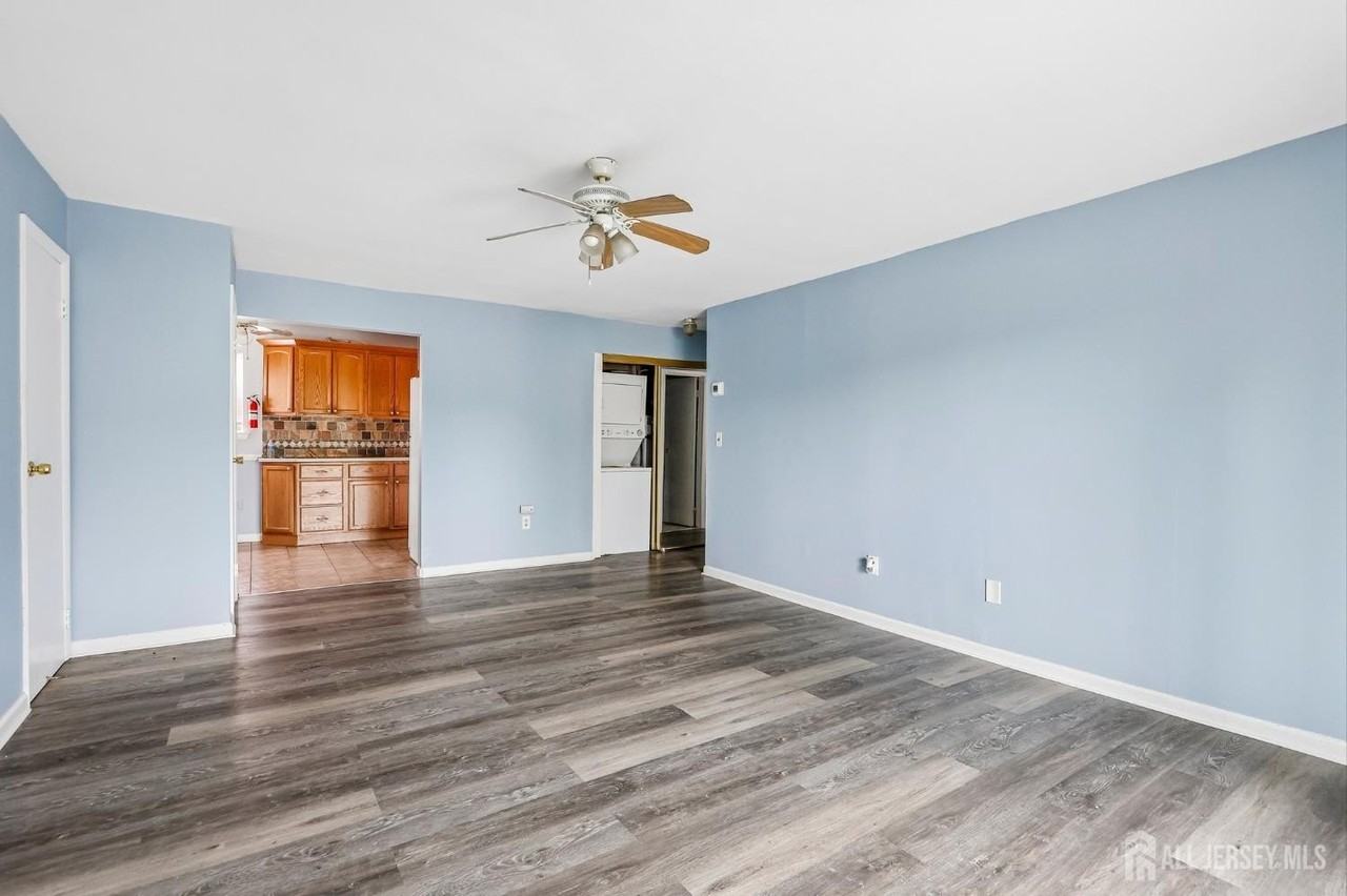 1203 N Oaks Blvd - Photo 6 of 20
