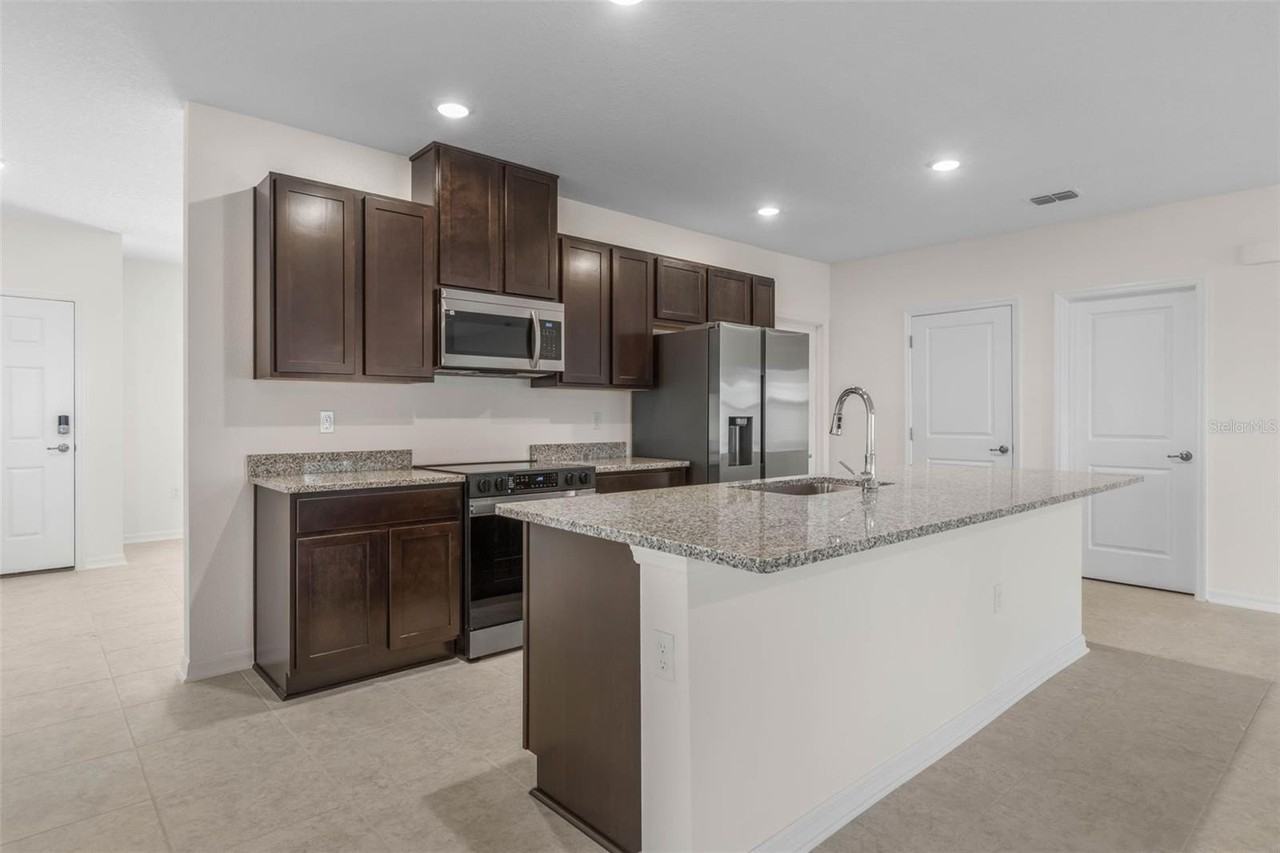 73 Forest Hill Dr - Photo 2 of 37