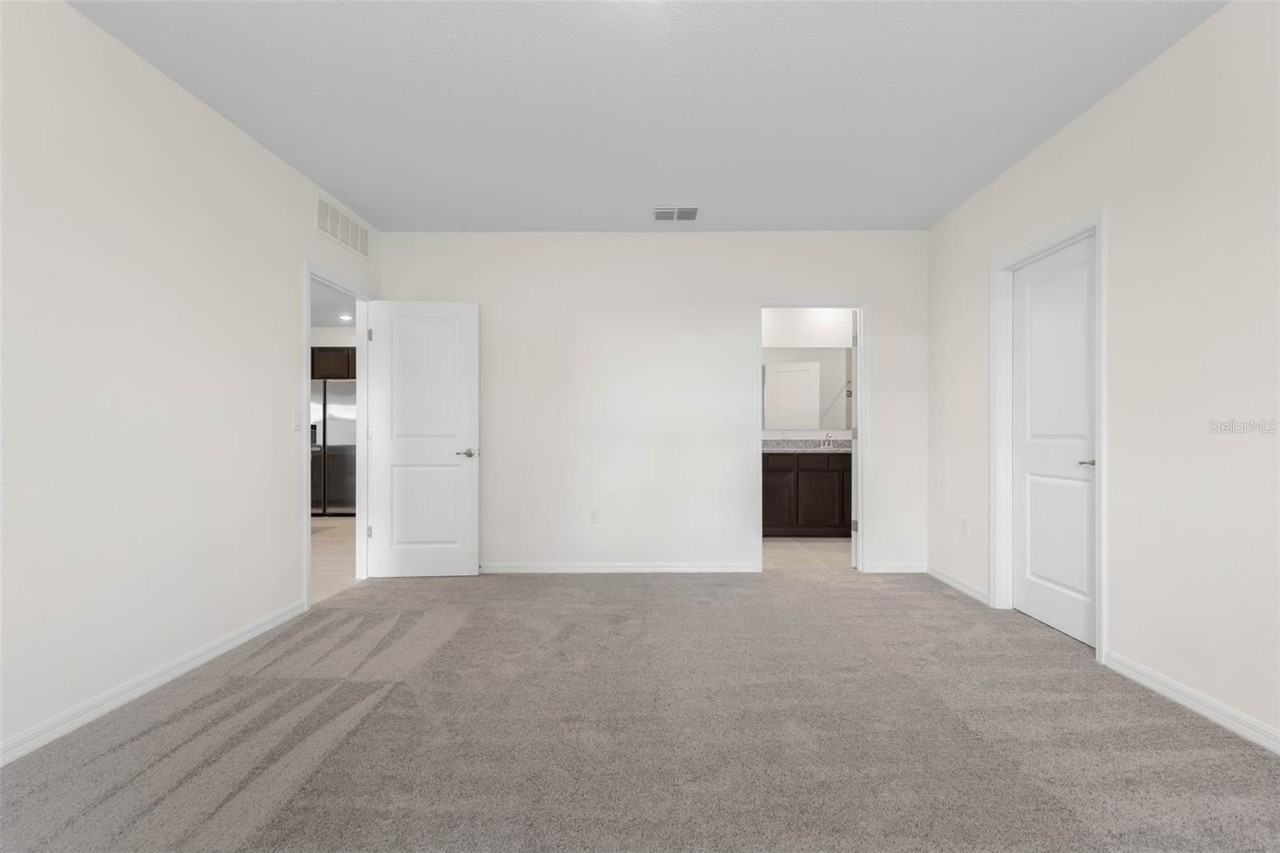 73 Forest Hill Dr - Photo 4 of 37