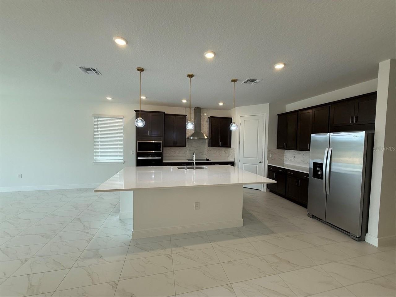 1663 Pyramid Hill St - Photo 3 of 31